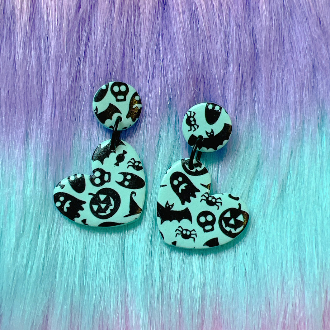 Aqua halloween print heart stud earrings