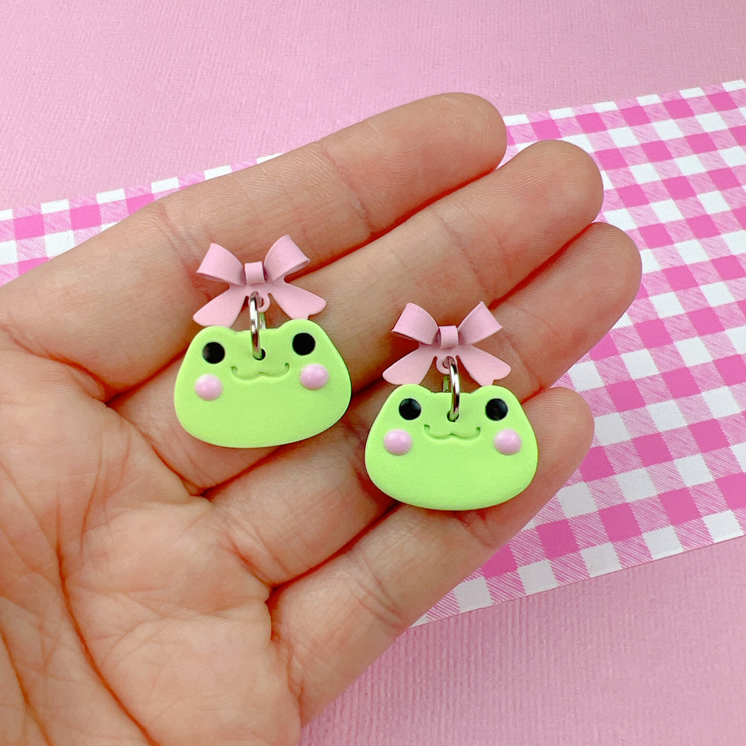 Cute frog stud earrings