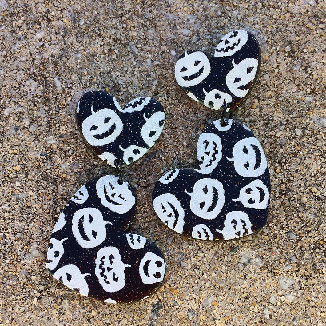 Black and white pumpkin print heart polymer clay stud earrings